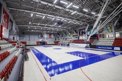 İzmir'de Celal Atik Spor Salonu yenilendi
