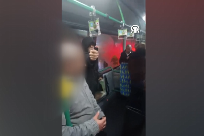 Pes artık dedirten anlar: Otobüste biber gazı sıktı